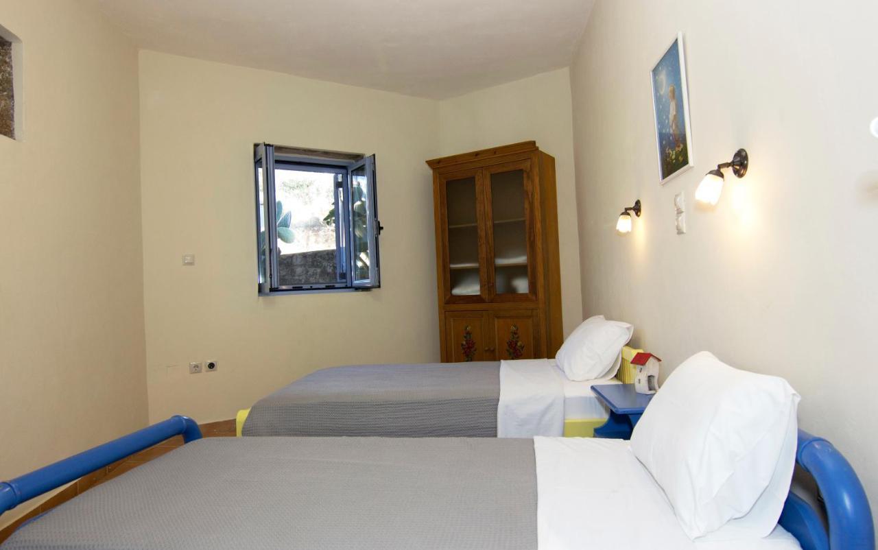 Orfea'S Place Riglia Eksteriør bilde